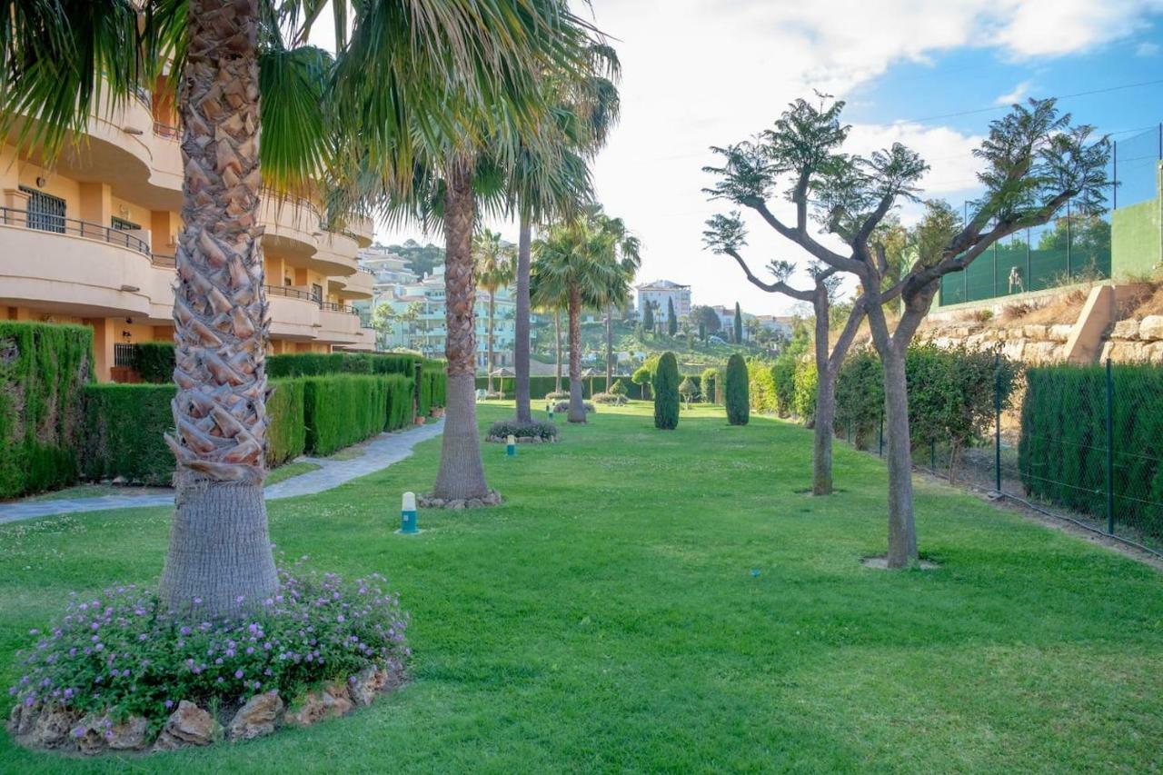 Modern And Stylish Apartment Seeview And Golfview Malaga Exterior photo